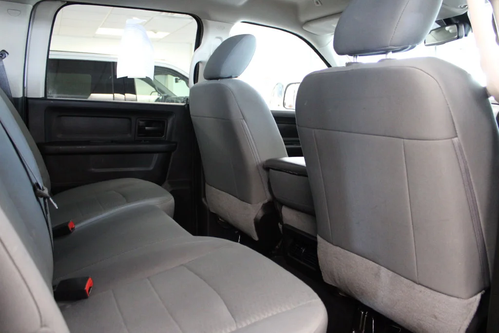 Certified Used 2018 Bright Silver Clearcoat Metallic Ram Tradesman image 35