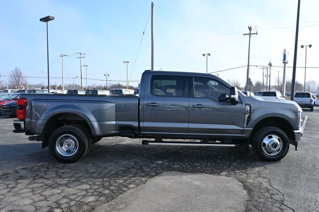 Used 2026 Gray Metallic Ford Lariat image 8