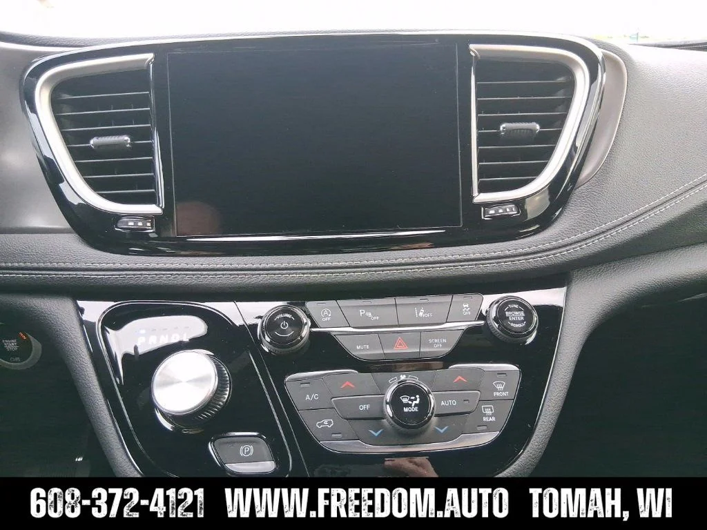 2026 Chrysler Pacifica Select - Photo 37