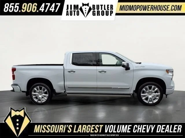 New 2026 Polar White Tricoat Chevrolet High Country image 2