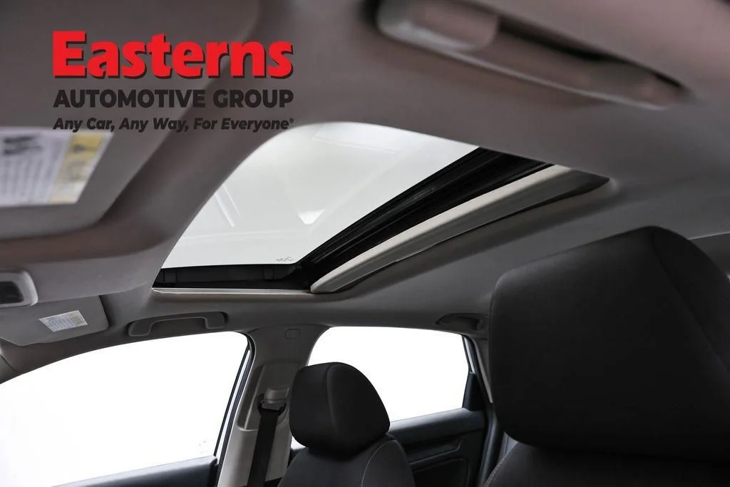 Used 2023 White Honda EX image 34