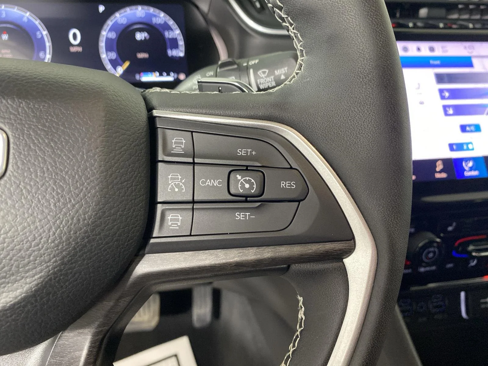 Used 2023 Bright White Clearcoat Jeep Limited image 24
