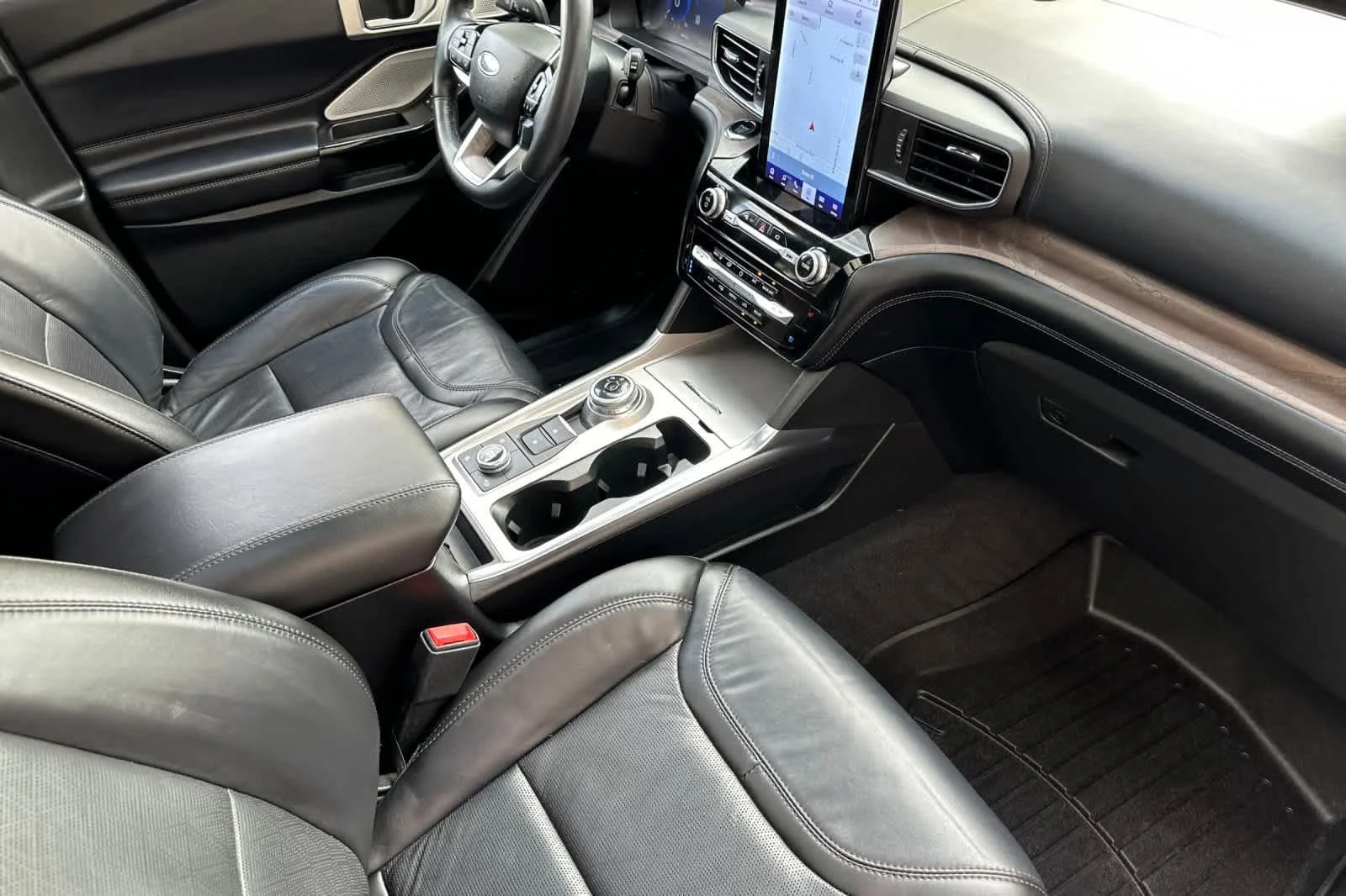 Certified Used 2023 Carbonized Gray Metallic Ford Platinum image 17