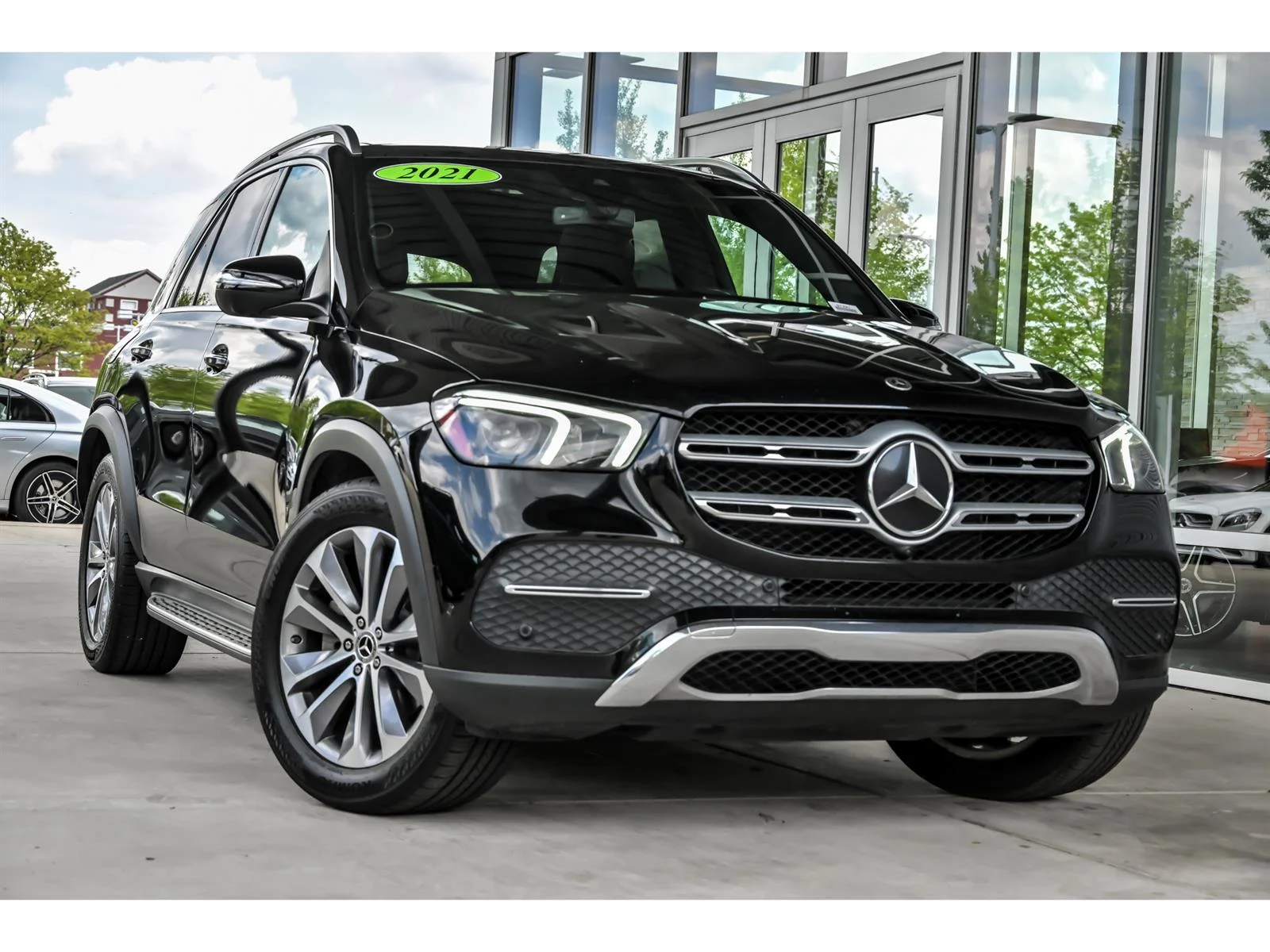 Used 2021 Black Mercedes-Benz GLE 350 4MATIC® image 1