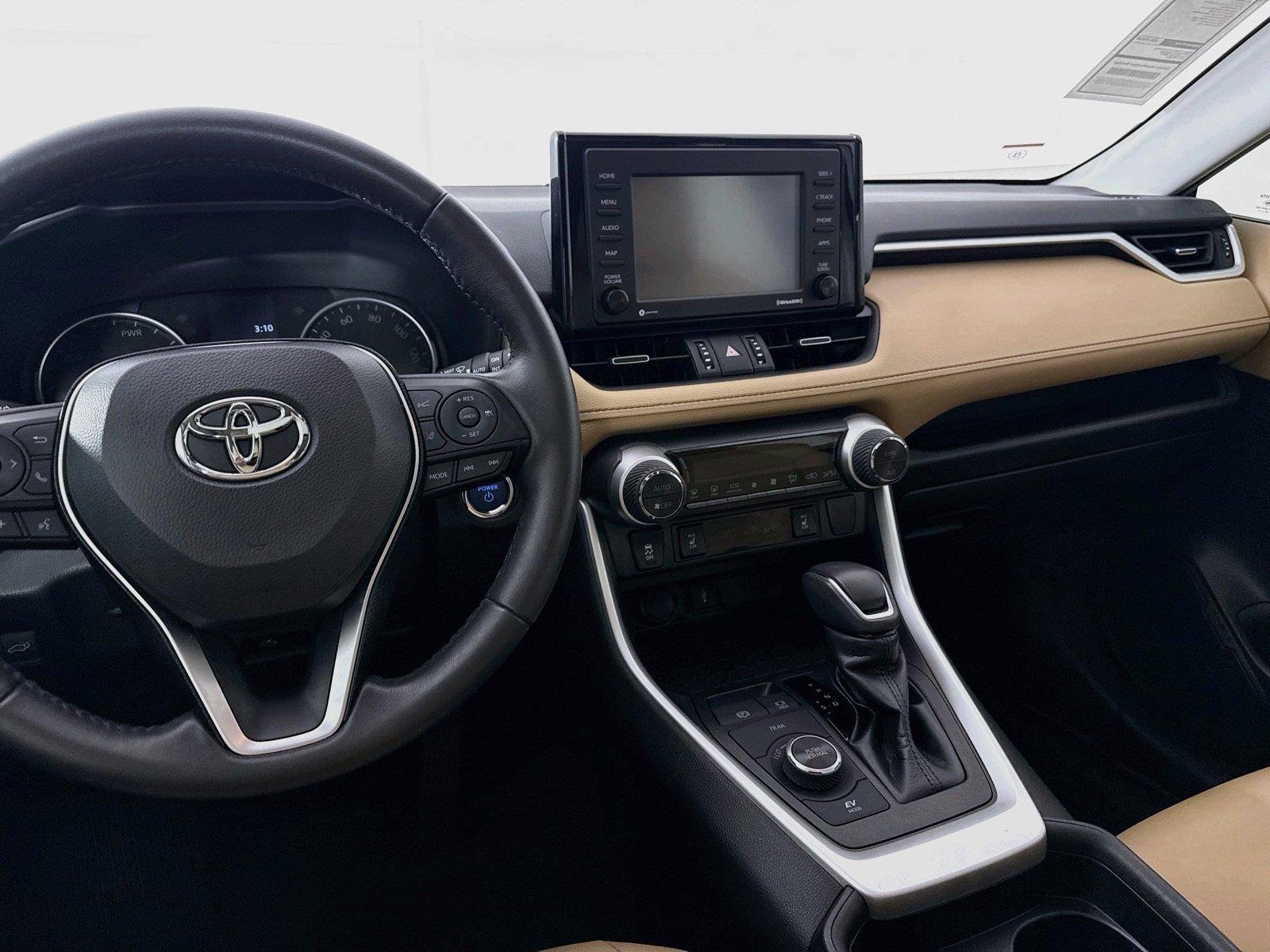 Used 2021 Blizzard Pearl Toyota XLE Premium image 31