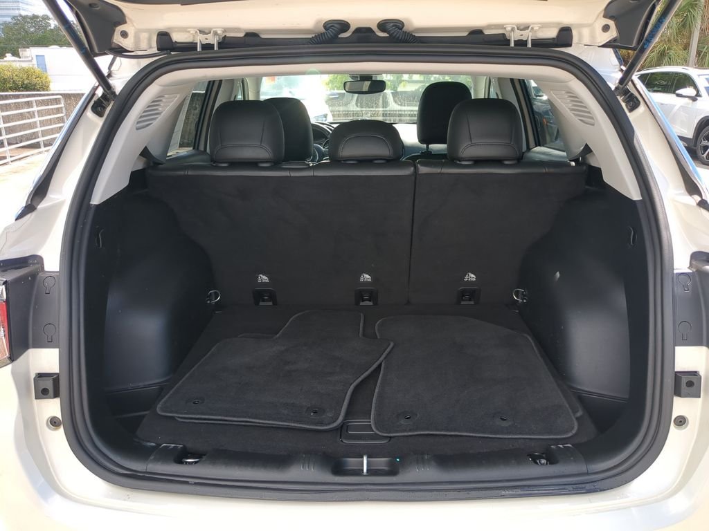 Used 2021 White Jeep Limited image 9