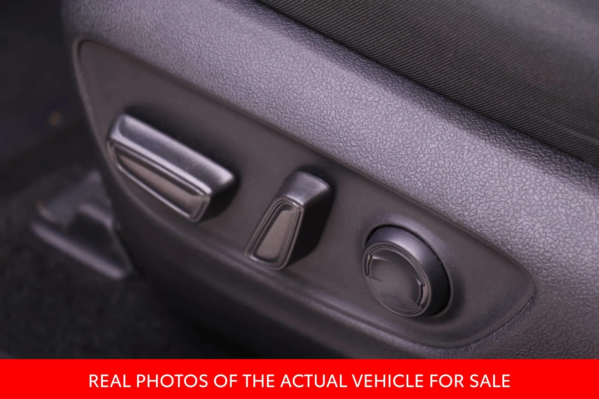 2024 Toyota RAV4 XLE - Photo 15