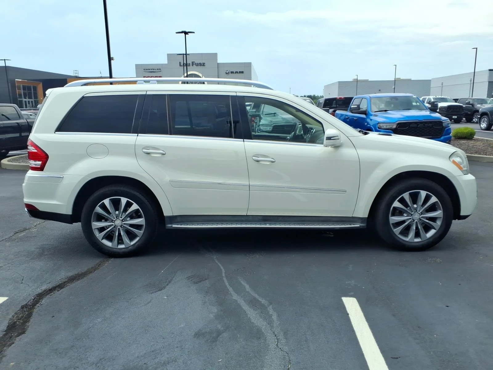 Used 2012 Arctic White Mercedes-Benz GL 450 image 23