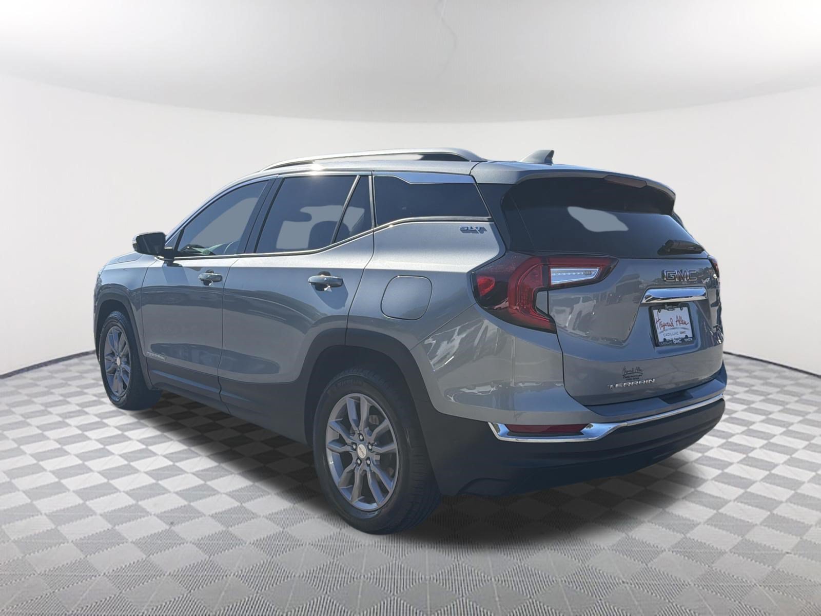 2024 GMC Terrain SLT - Photo 7