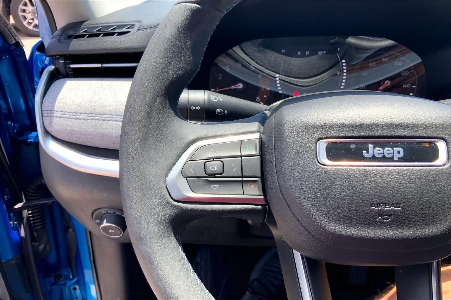 Used 2022 Laser Blue Pearlcoat Jeep Latitude image 23