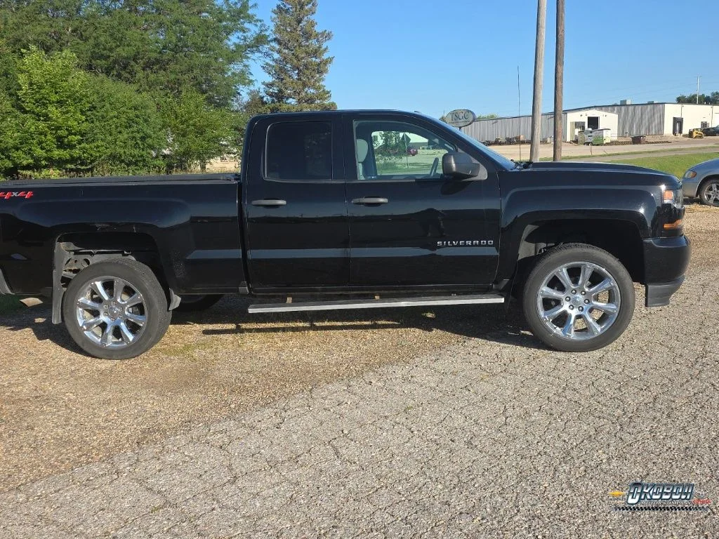 Used 2018 Black Chevrolet Custom image 3