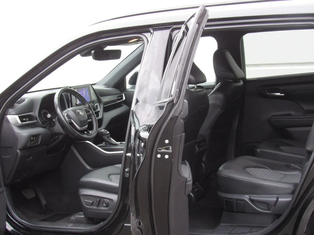 2025 Toyota Highlander XSE - Photo 12