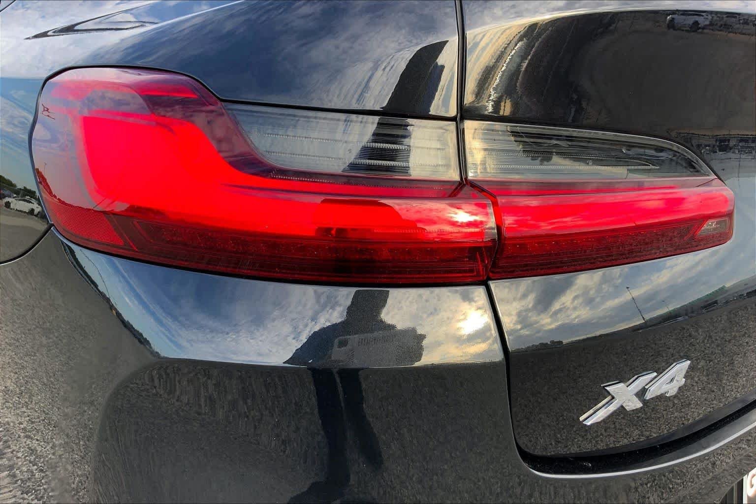 Used 2022 Black Sapphire Metallic BMW xDrive30i image 28