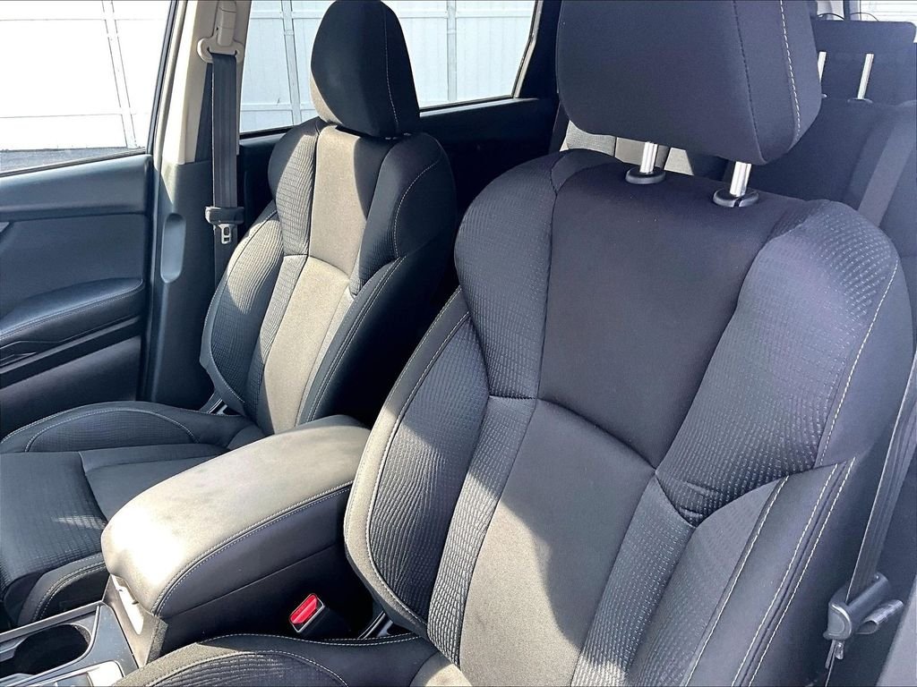 Used 2019 Ice Silver Metallic Subaru Premium image 10