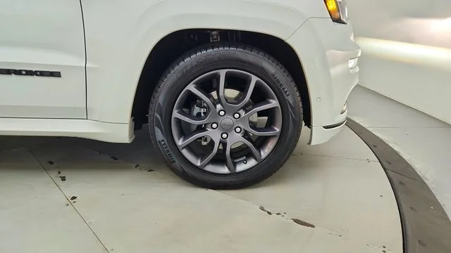 Used 2020 White Jeep Overland image 15