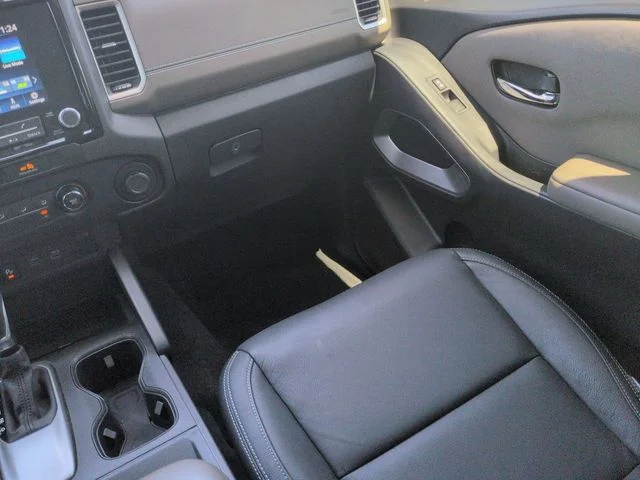 Used 2022 Tactical Green Nissan SV image 17