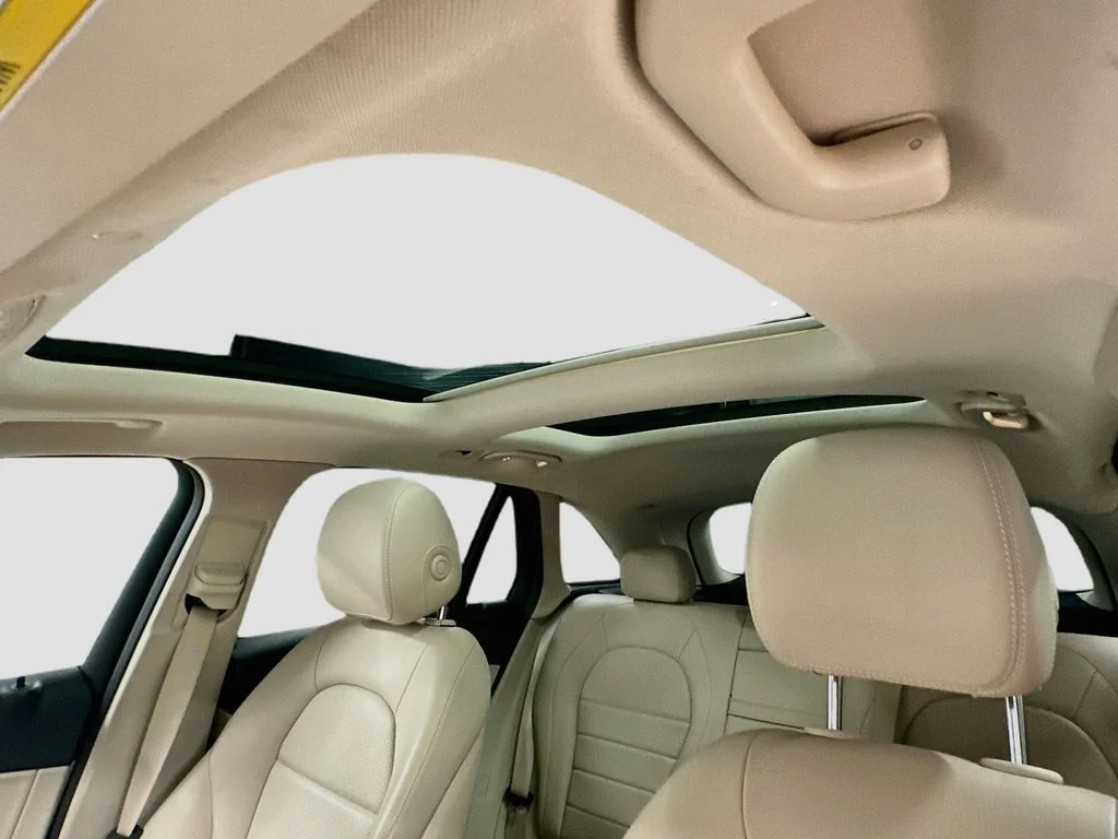 Certified Used 2022 Polar White Mercedes-Benz GLC 300 image 22
