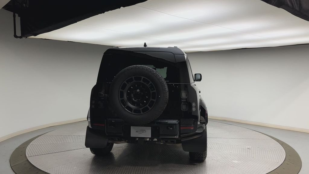 New 2026 Narvik Black Land Rover OCTA image 3