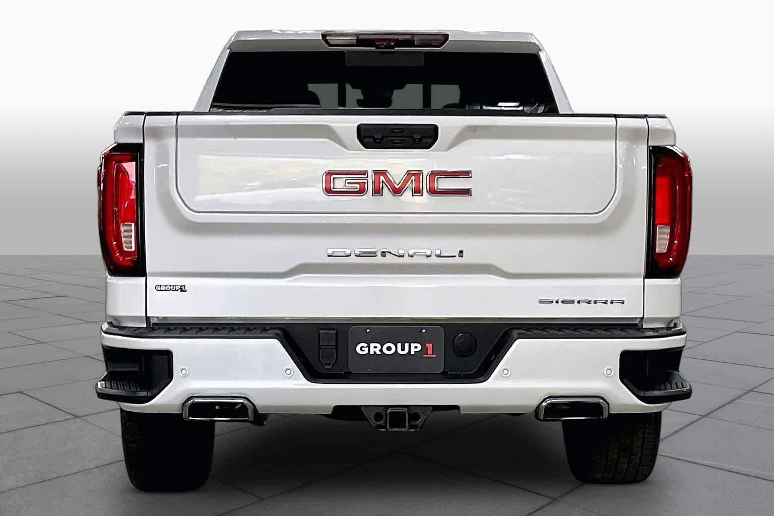 Used 2024 White Frost Tricoat GMC Denali image 5