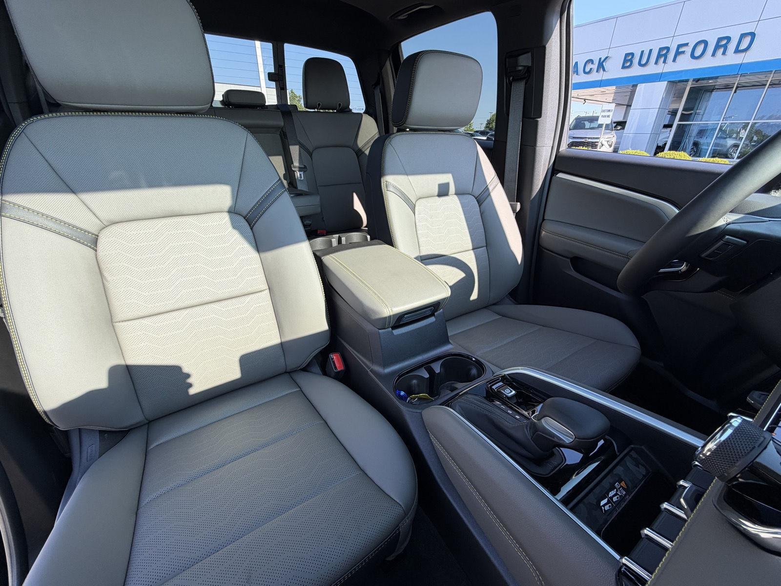 2026 Chevrolet Colorado ZR2 - Photo 30