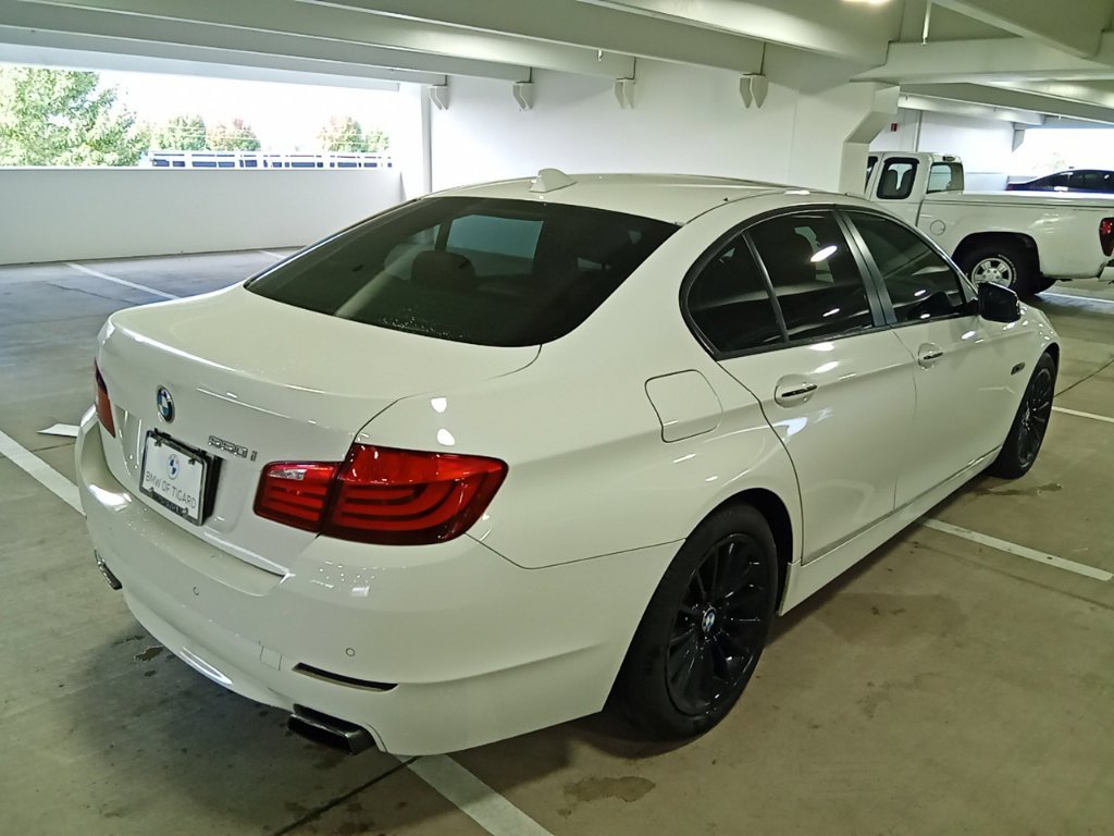 Used 2013 Alpine White BMW 550i image 5