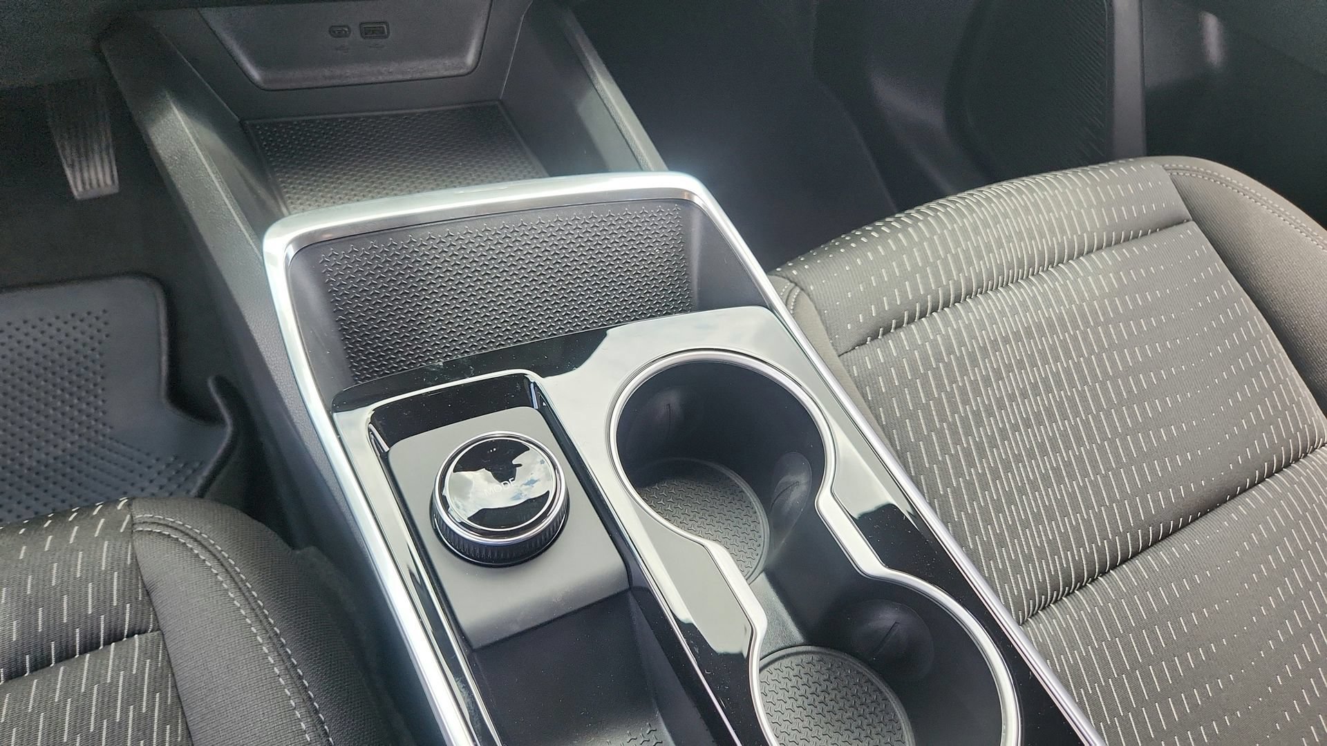 2027 Chevrolet Equinox LT - Photo 13