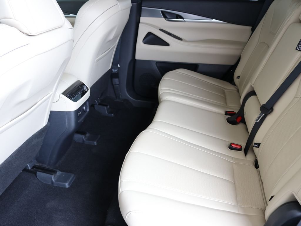 Used 2023 Silver INFINITI LUXE image 29