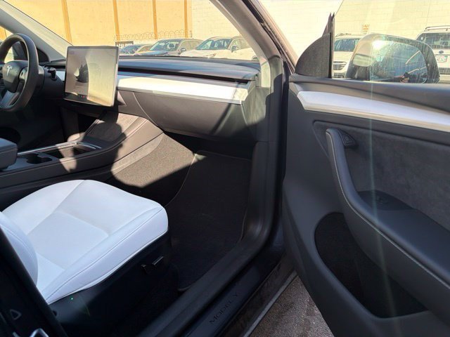 Used 2024 Stealth Gray Tesla Long Range image 13