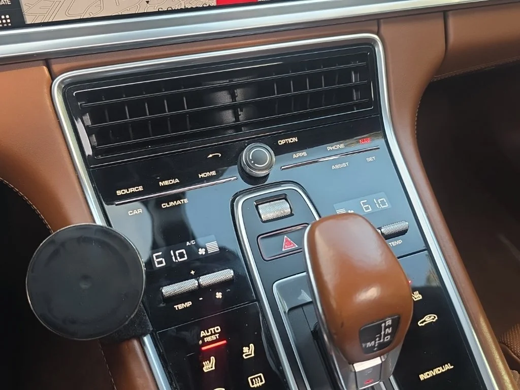 Used 2018  Porsche  image 34