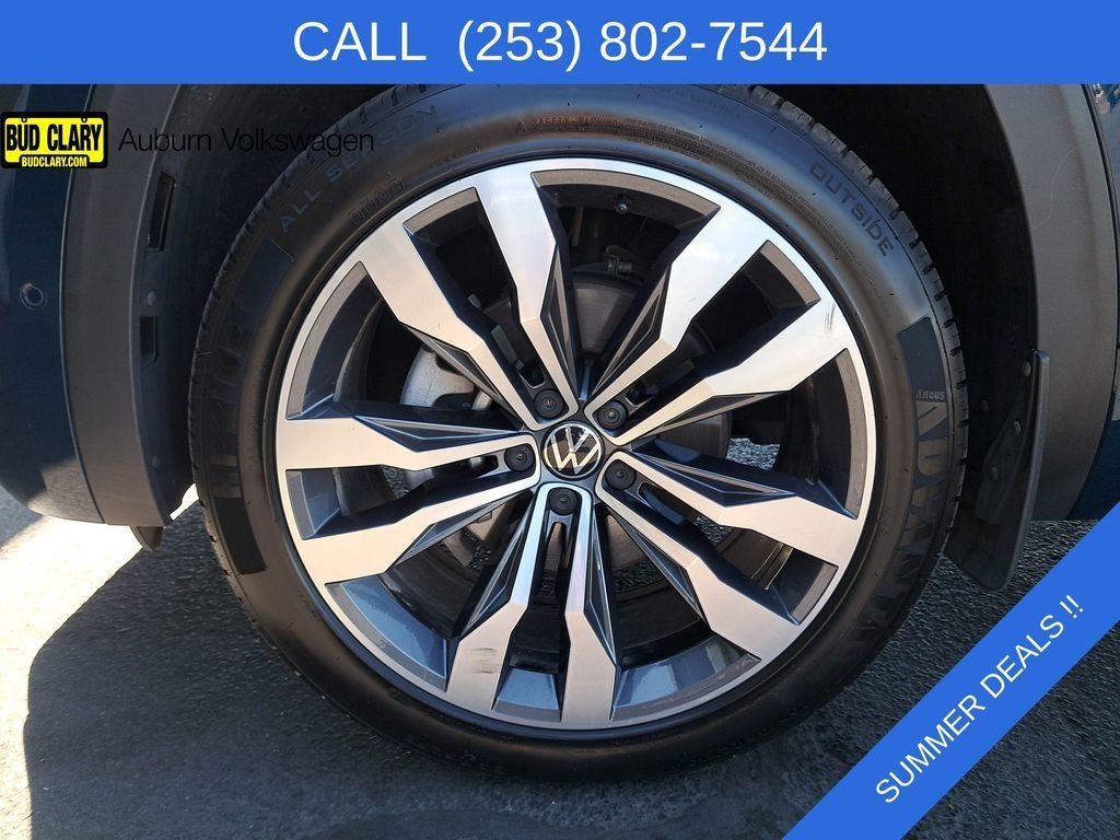 Used 2023  Volkswagen 3.6L V6 SEL Premium R-Line image 29
