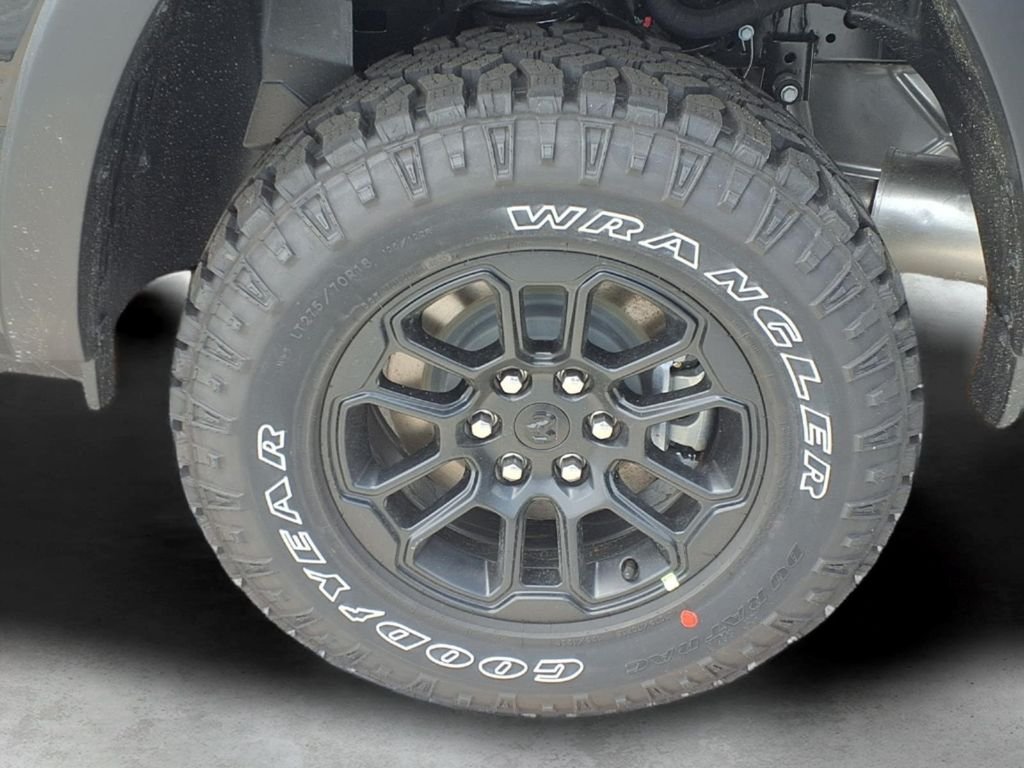 New 2026 Diamond Black Crystal Pearl-Coat Exterior Paint RAM Rebel image 7