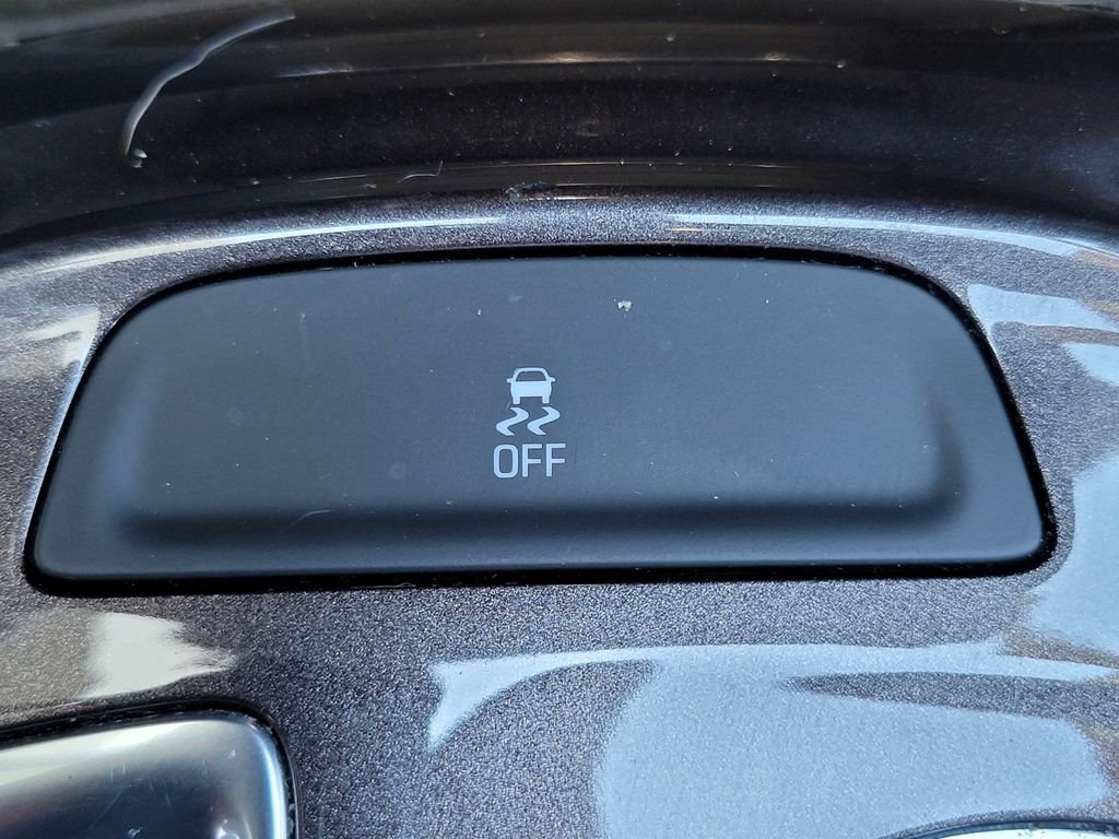 Used 2022 Gray Chevrolet LT image 21