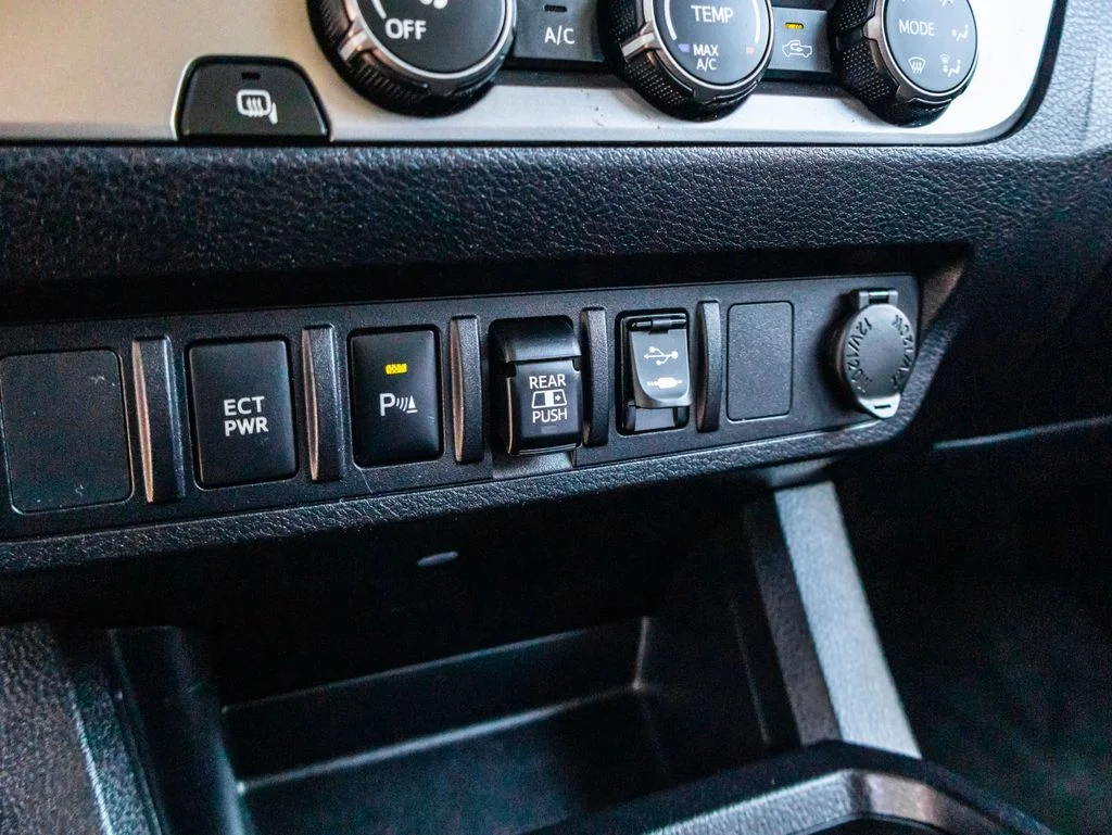 Used 2019 White Toyota SR5 image 28