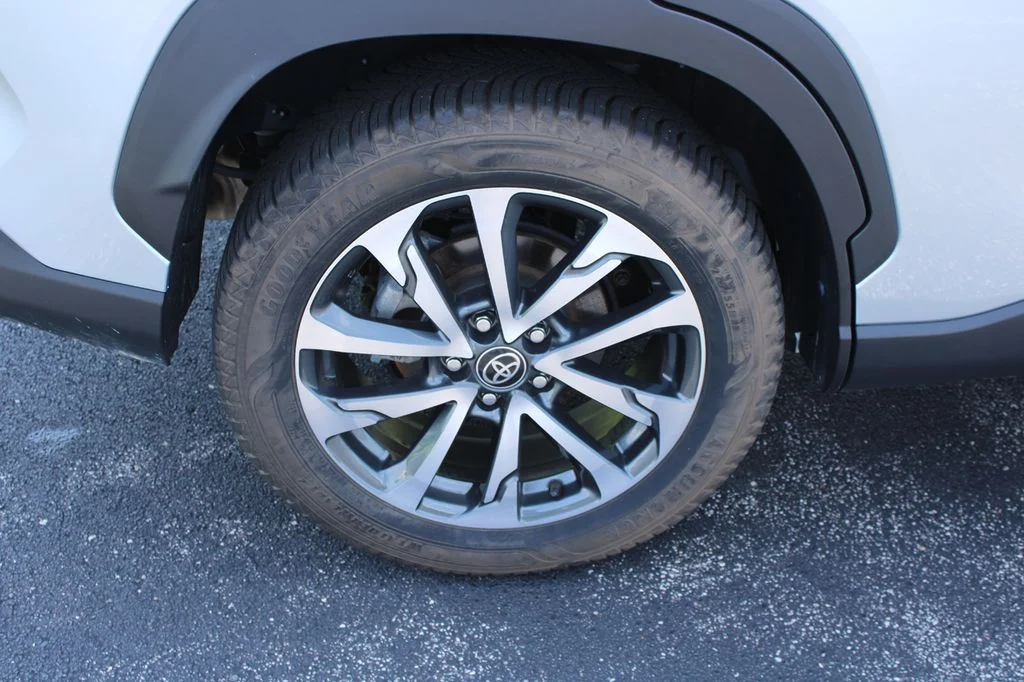 Used 2023 Silver Toyota XLE image 18