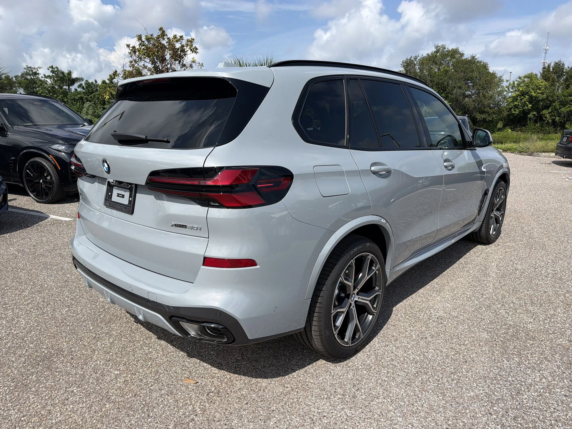 New 2026 Brooklyn Grey Metallic BMW xDrive40i image 4