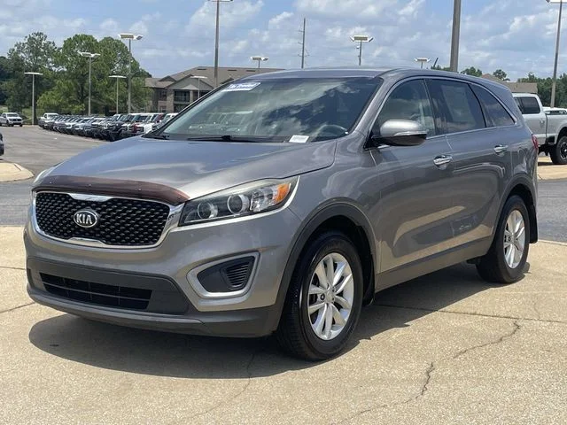 Used 2017 Silver Kia L image 5