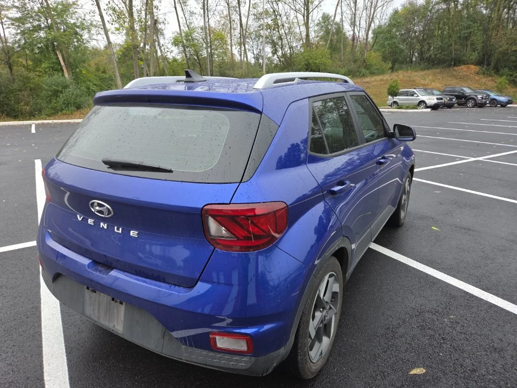 Used 2022 Blue Hyundai Limited image 9