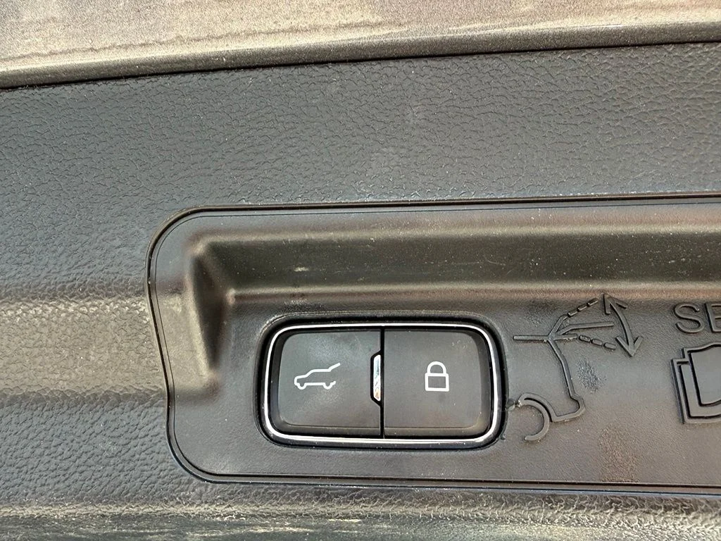 Used 2022 Gray Ford XLT image 31