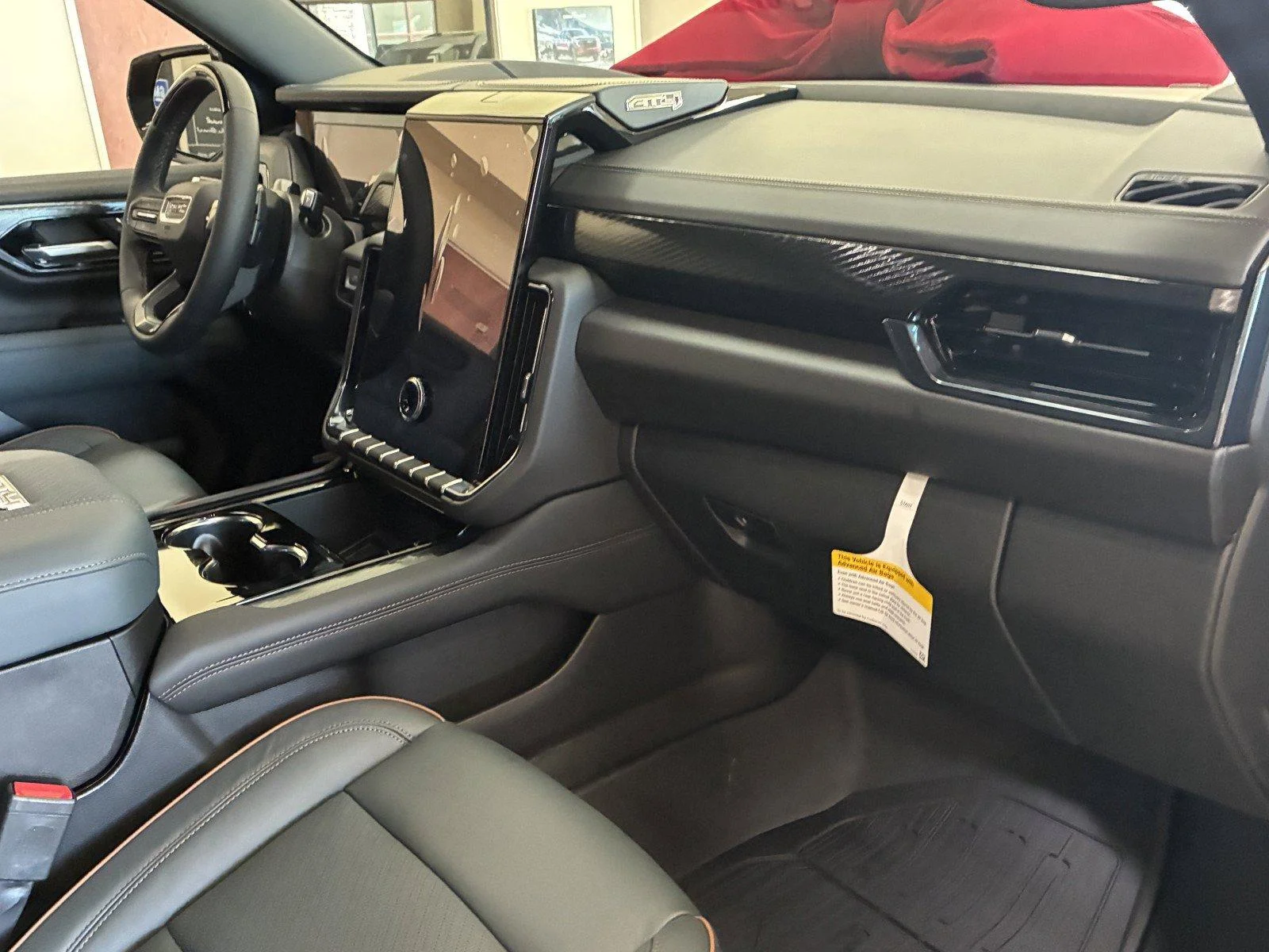2026 GMC Yukon AT4 - Photo 8