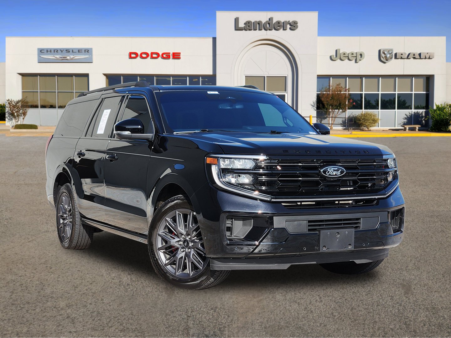 Used 2025 Agate Black Metallic Ford Platinum image 1