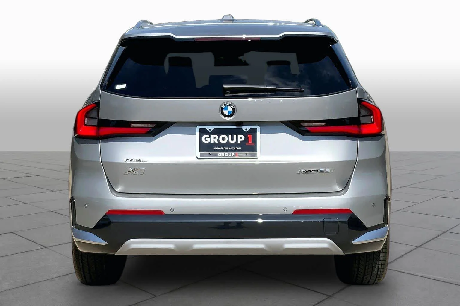 New 2026 Space Silver Metallic BMW xDrive28i image 4
