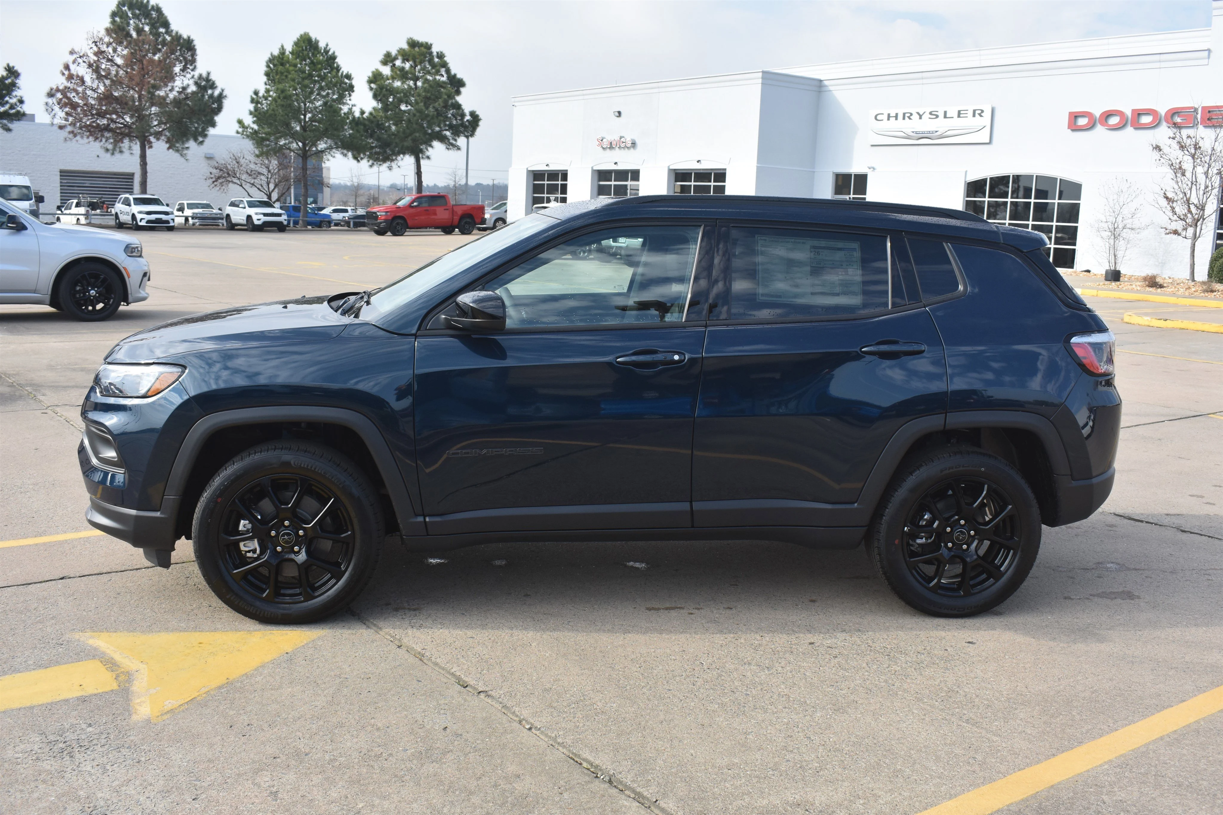 New 2026 Fathom Blue Pearl Coat Jeep Latitude Altitude image 9