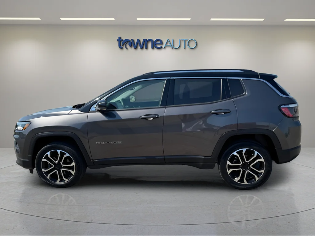 Used 2022 Gray Jeep Limited image 3