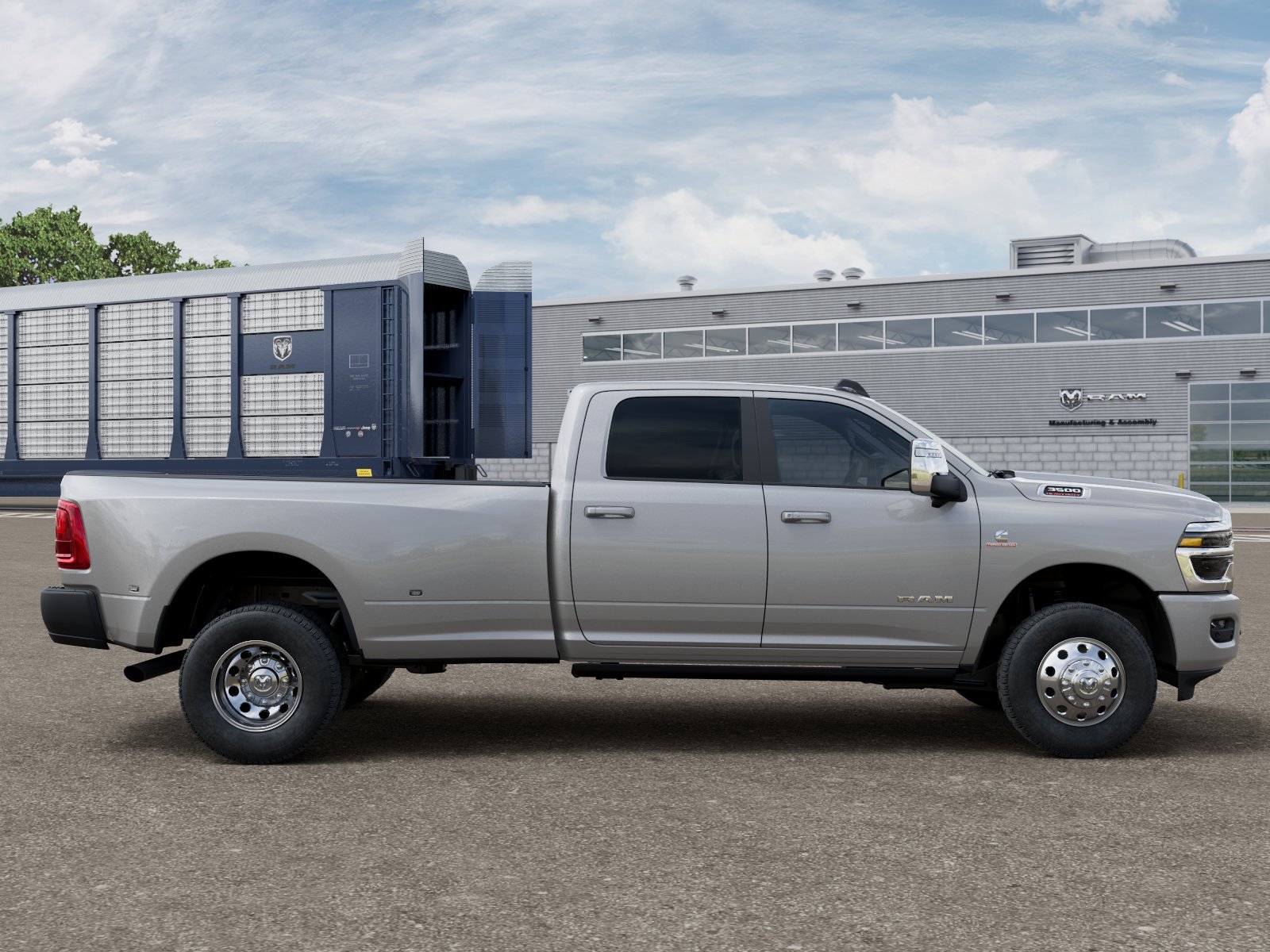 New 2026 Silver-Zynith Exterior Paint RAM LARAMIE image 12