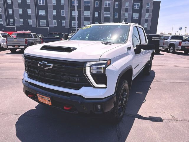 2025 Chevrolet Silverado HD LTZ 4WD Crew Cab Standard Box's photo
