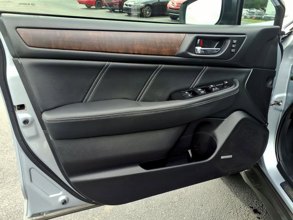 Used 2019 Ice Silver Metallic Subaru Limited image 16