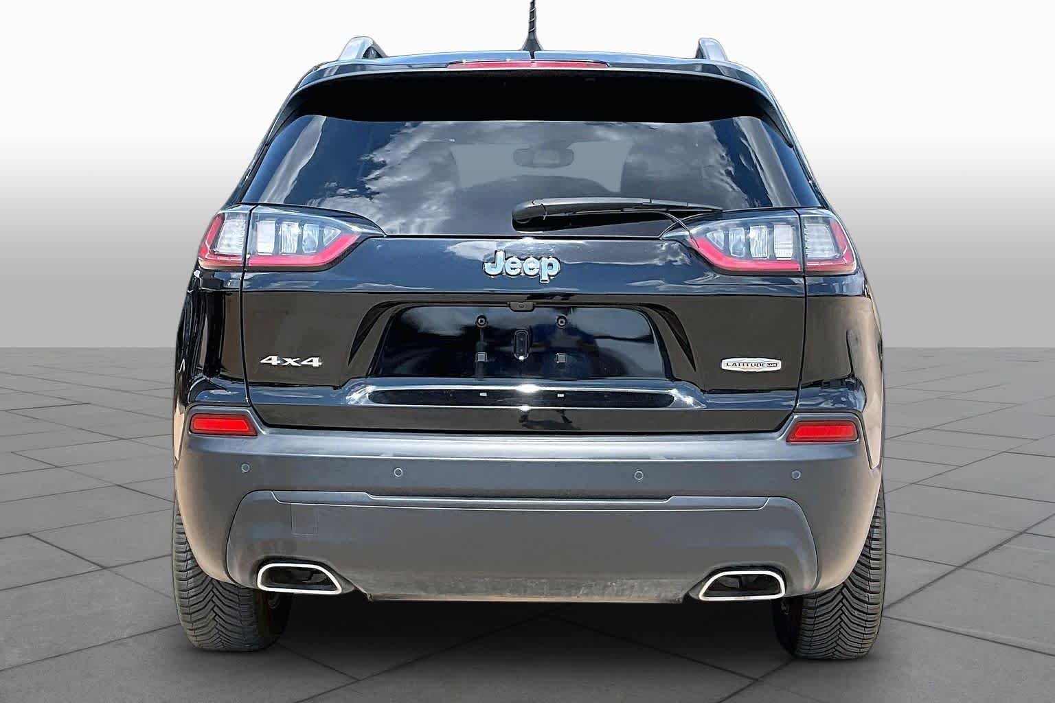 Pre-Owned 2021 Jeep Cherokee Latitude Lux