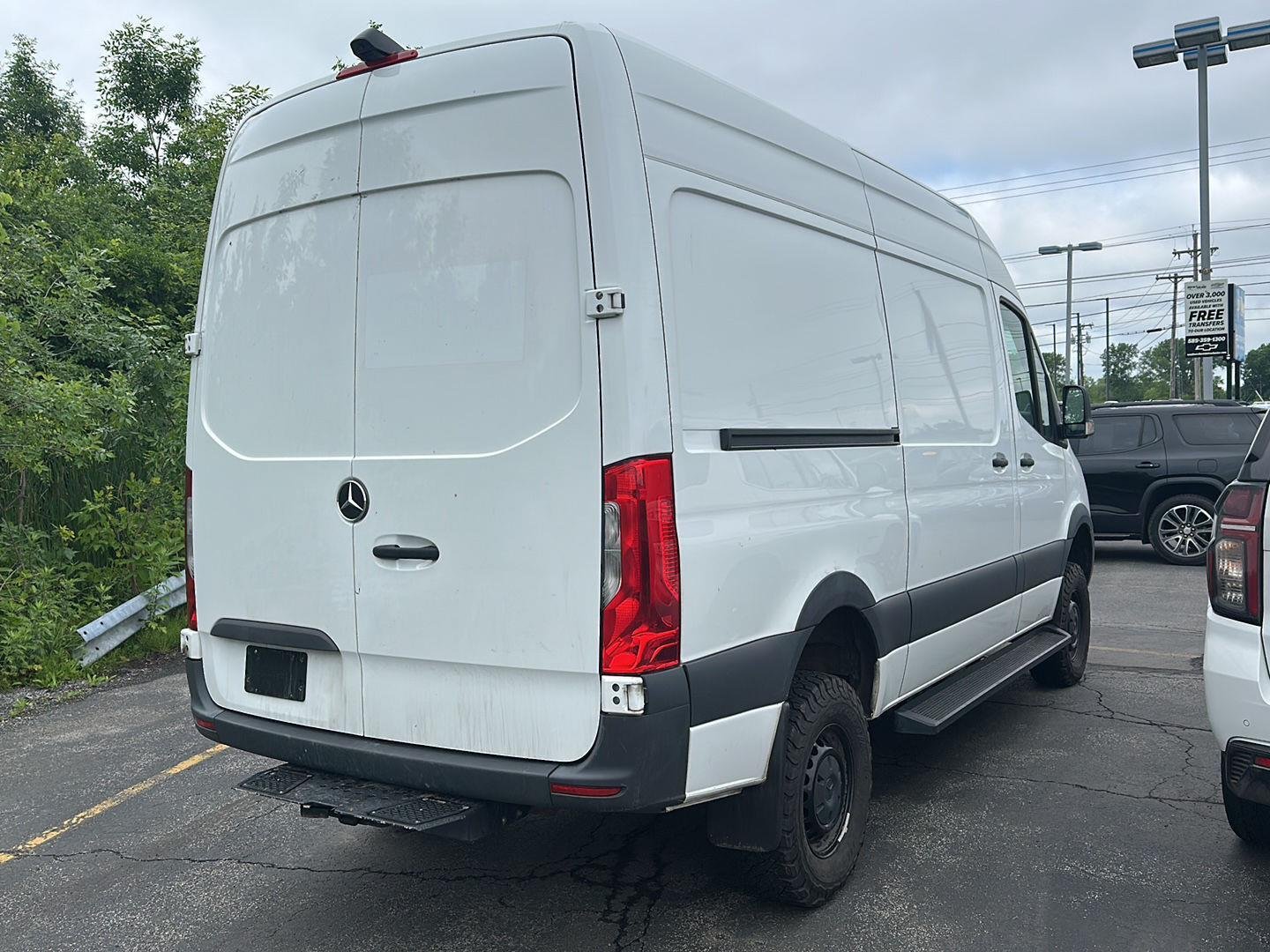 Used 2023  Mercedes-Benz  image 2