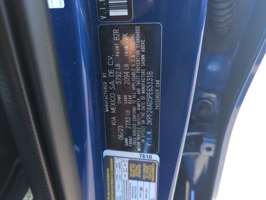 Used 2023 Blue Kia LXS image 38