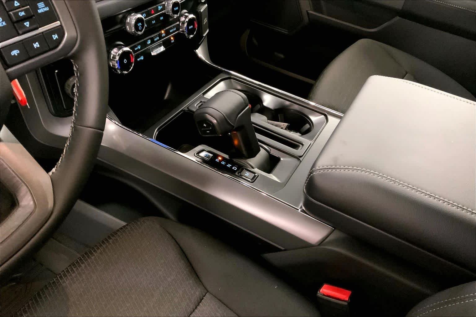 New 2026 Avalanche Ford XLT image 6